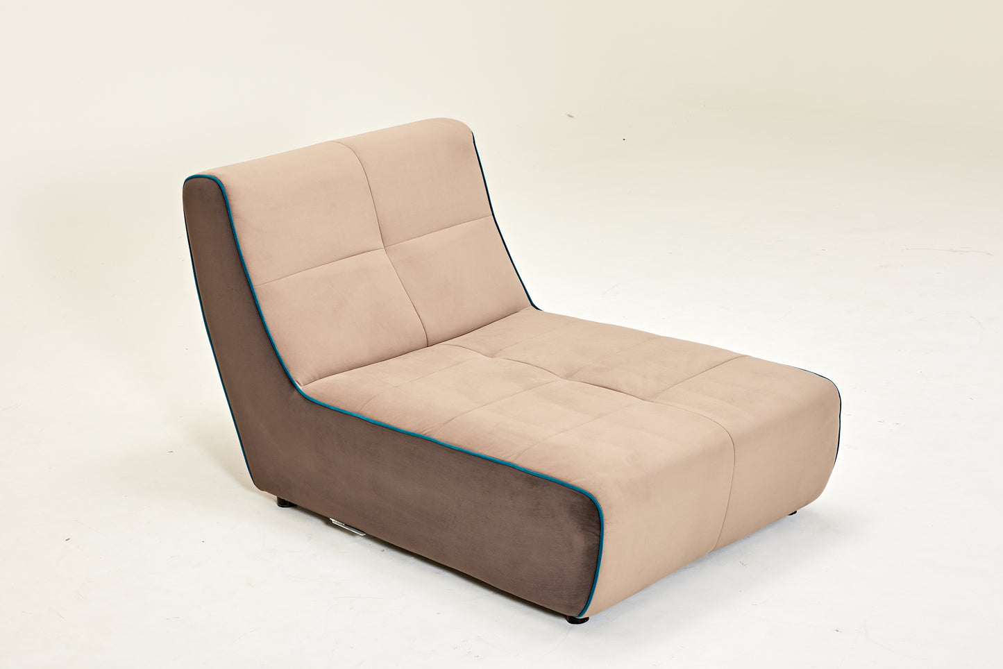 Avedon Lounger