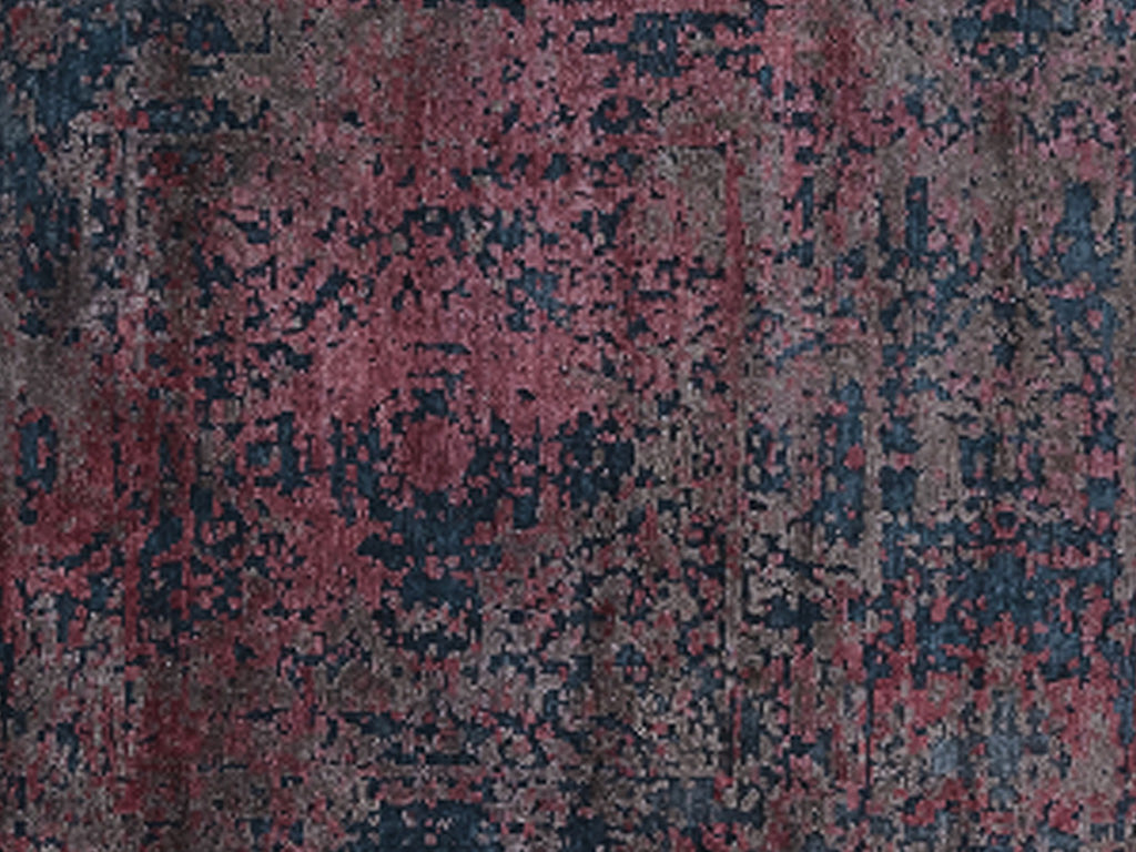 101 (7'11'' x 9'9'')