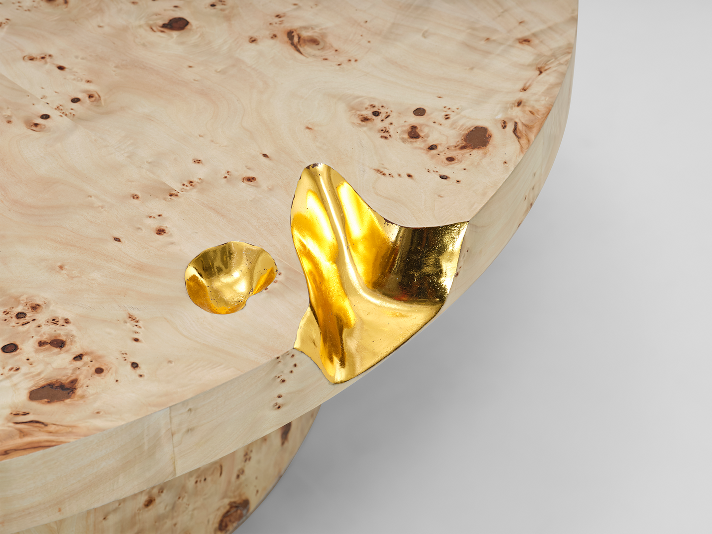 Empire (4 Pcs Available)