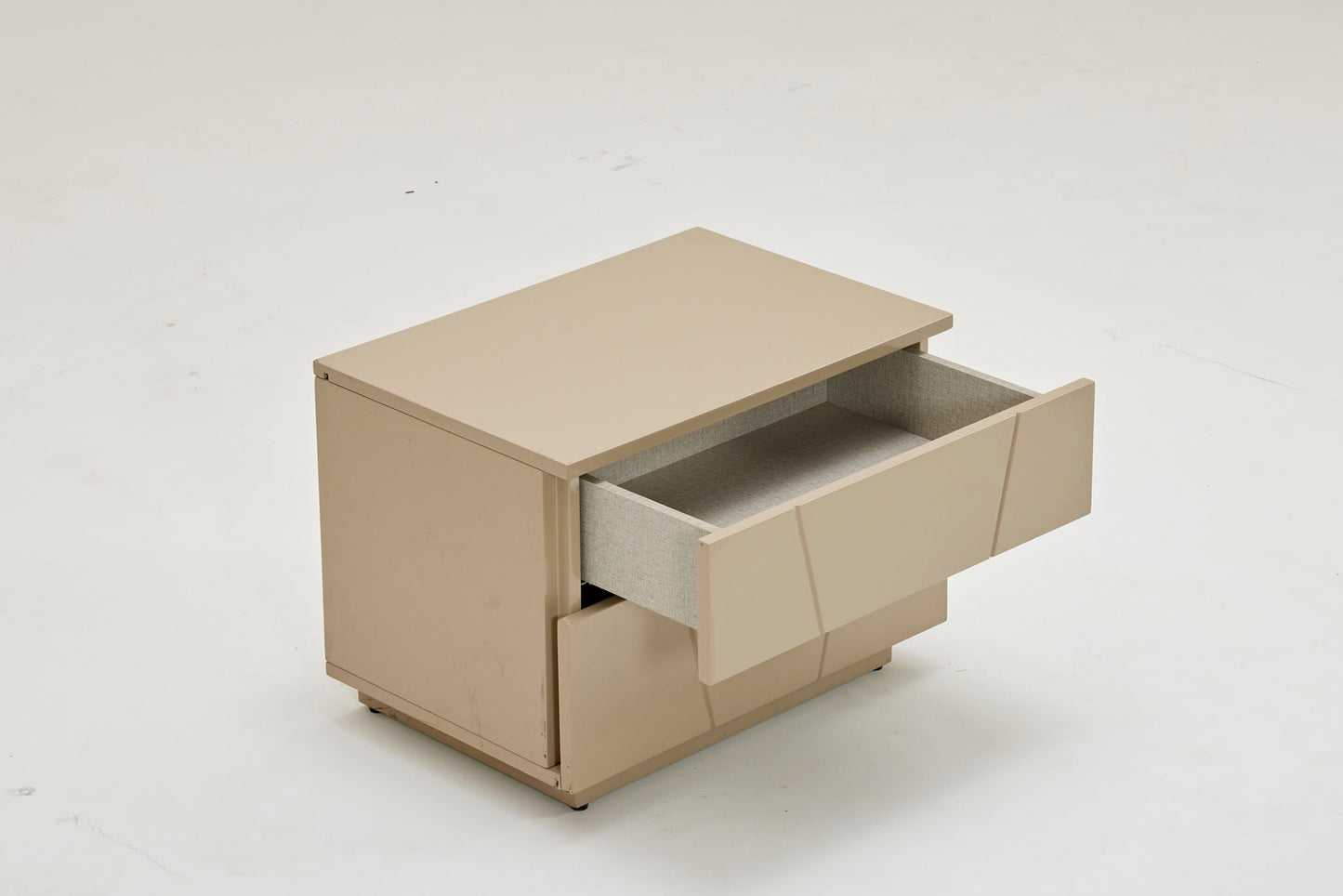 Major Bed Side Table (1 Pc Available)
