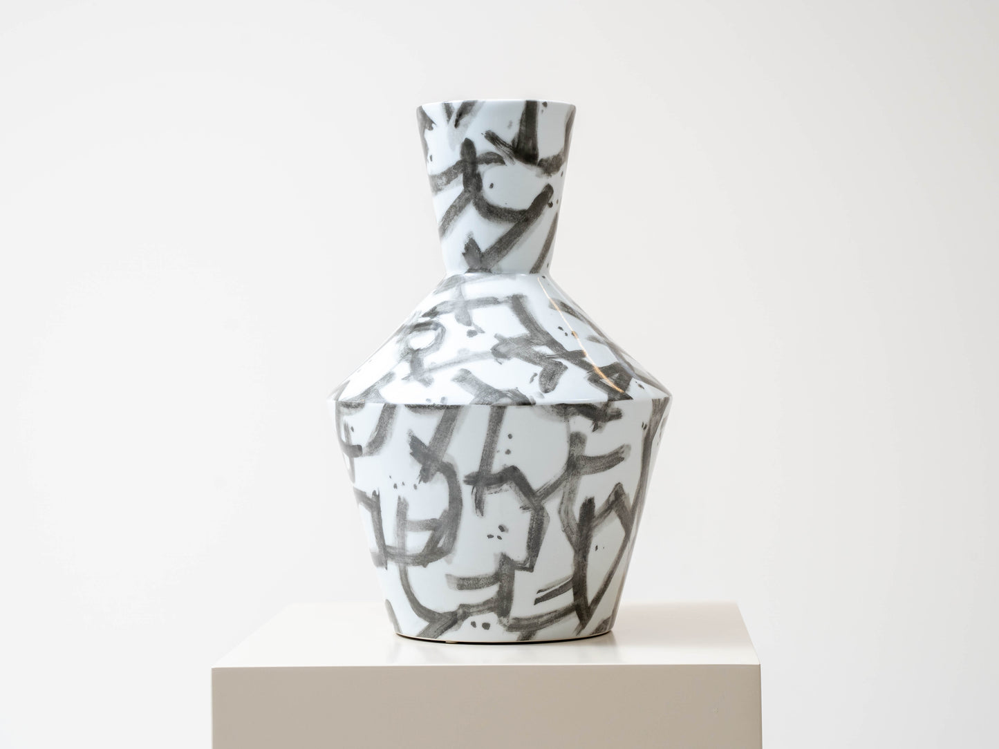 Vase-HC18051